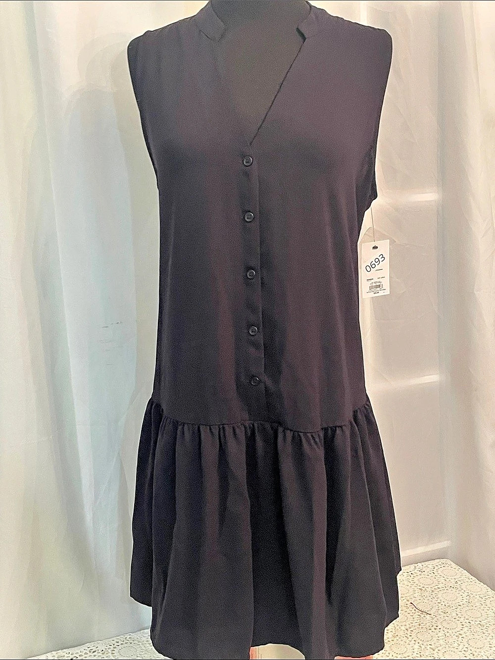 Nine West Button Front Ruffle Hem Dress Black Large PTP 21” Length 35”NWT